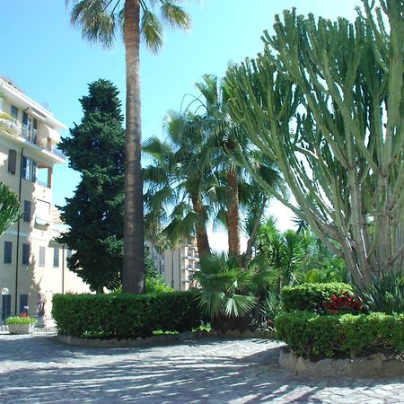 Giardino Del Mare Apartment Bordighera Ngoại thất bức ảnh