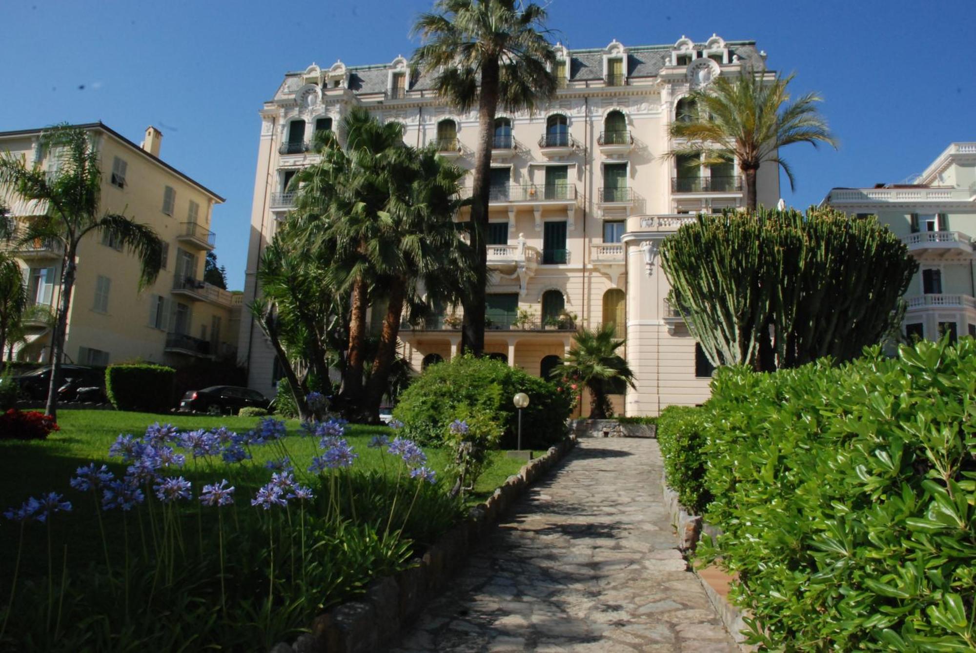 Giardino Del Mare Apartment Bordighera Ngoại thất bức ảnh